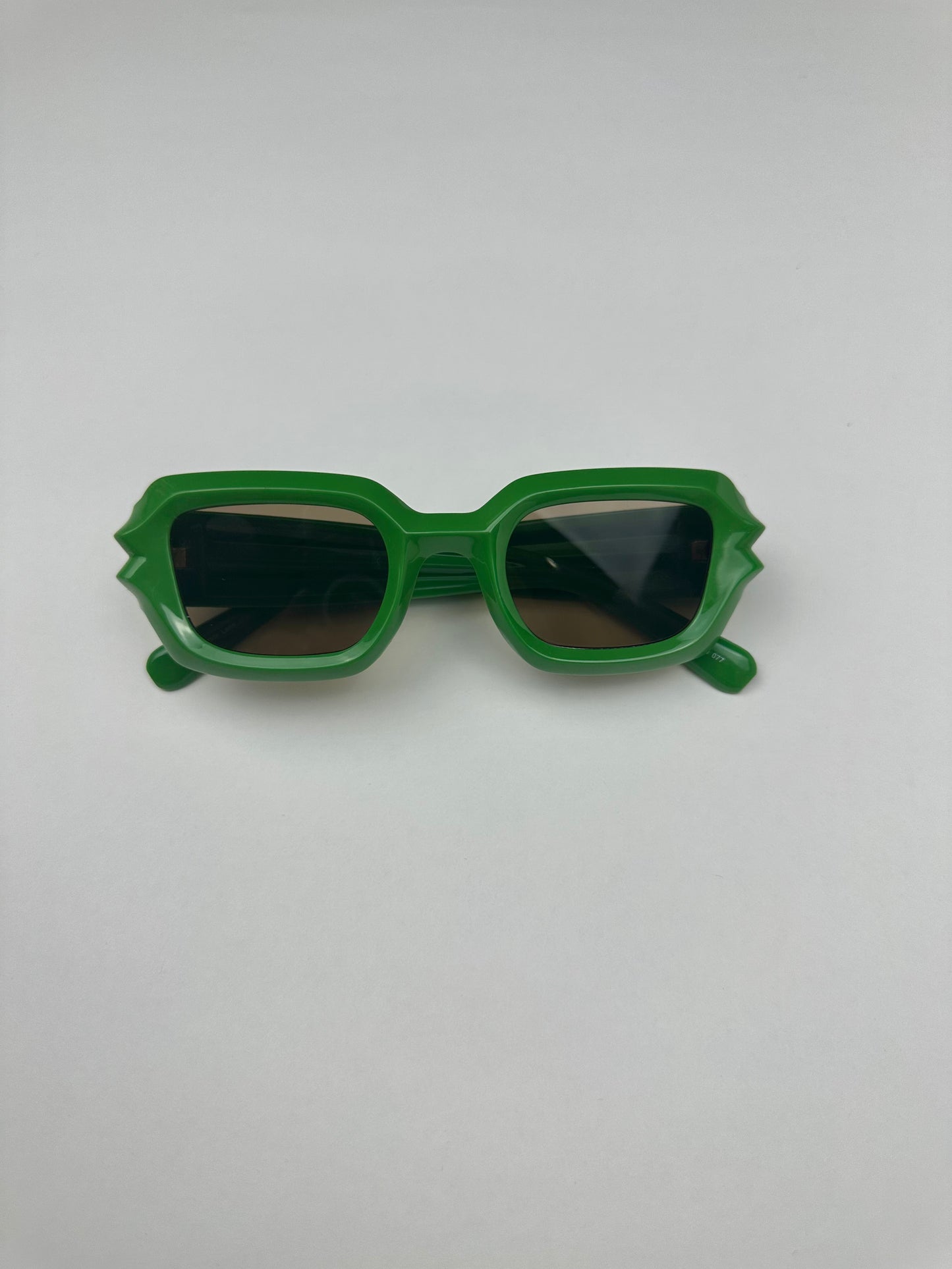 GREEN SUNGLASSES