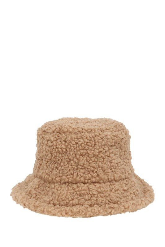 FUZZY BUCKET HAT 